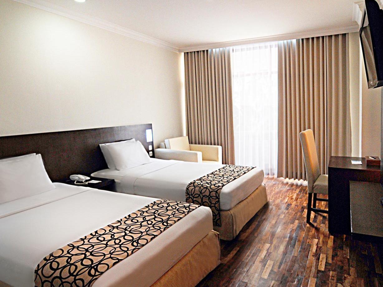 Weta International Hotel Surabaya Exterior photo