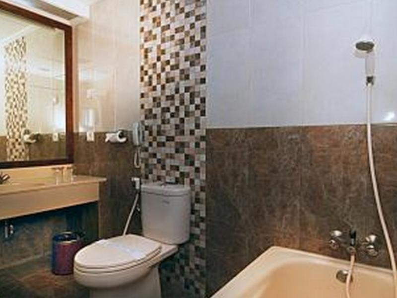 Weta International Hotel Surabaya Exterior photo