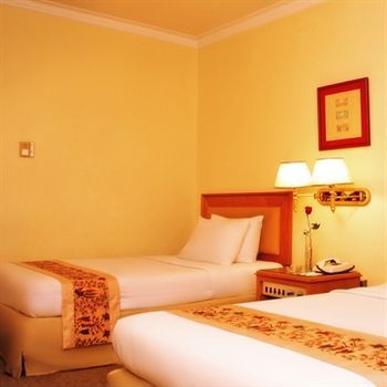 Weta International Hotel Surabaya Exterior photo