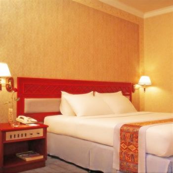 Weta International Hotel Surabaya Exterior photo