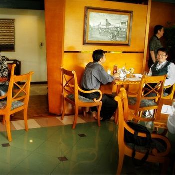 Weta International Hotel Surabaya Exterior photo